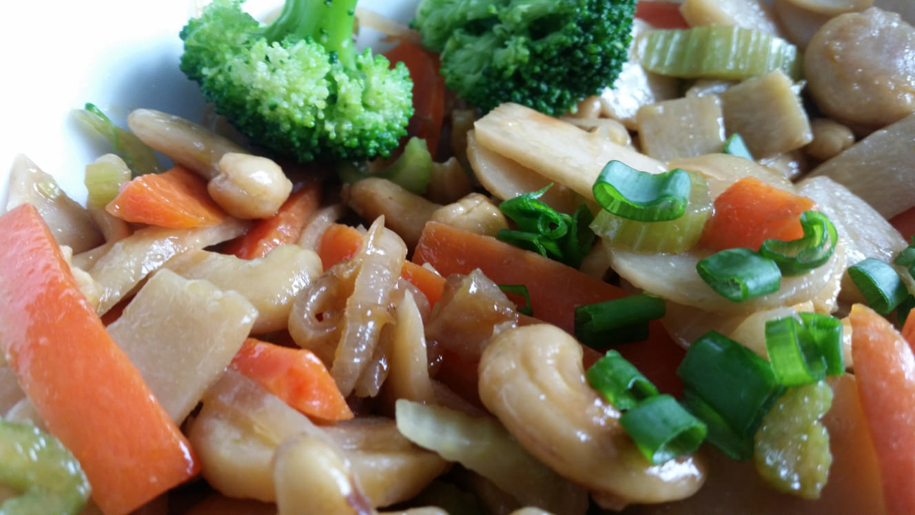 Teriyaki Cashew Stir Fry